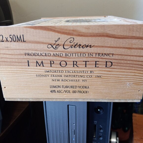 Grey Goose Le Citron Vodka Empty Wooden Display Crate/Box Vintage - Picture 2 of 2
